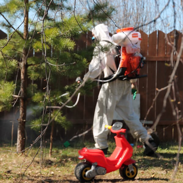 Обработка участка от клещей в Пинске?